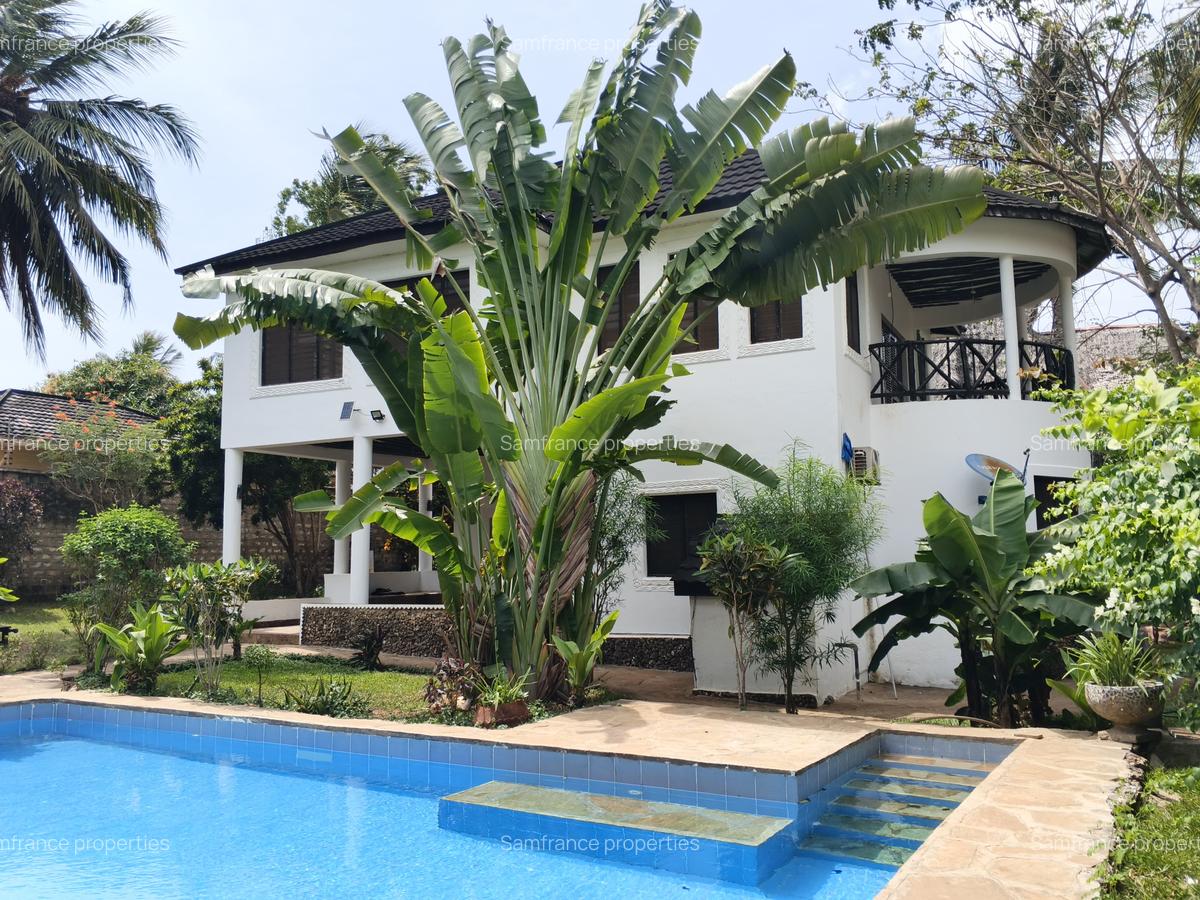 4 Bed Villa with En Suite at Diani - 1