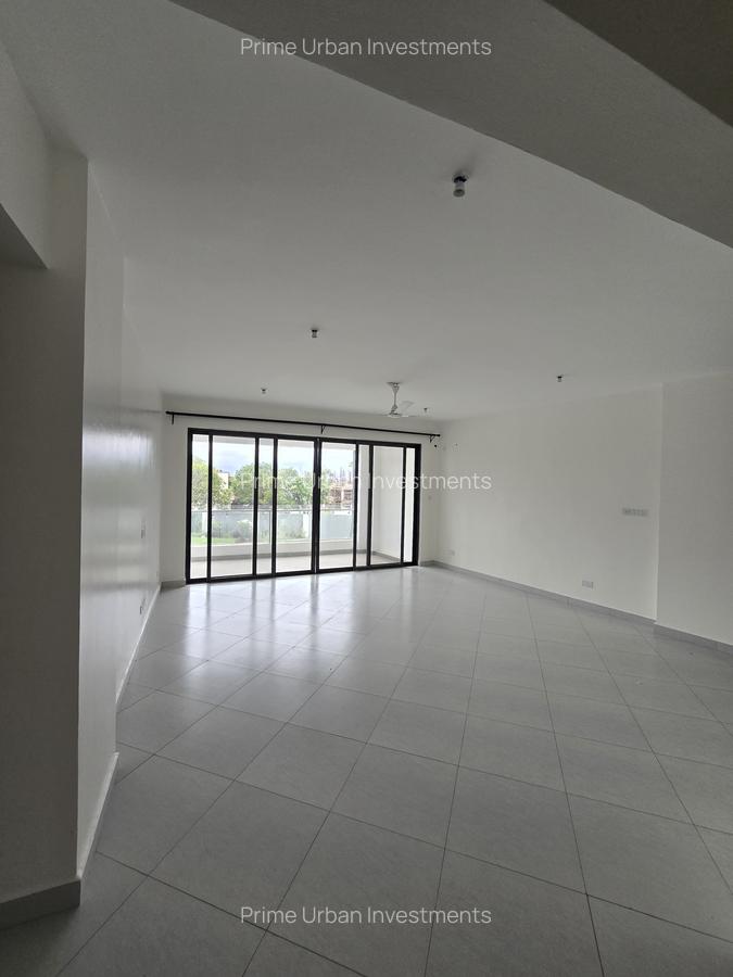 Serviced 3 Bed Apartment with En Suite in Nyali Area - 18