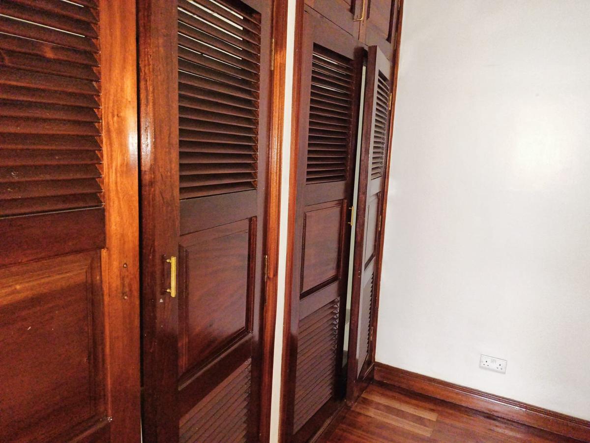 4 Bed Apartment with En Suite at Lavington - 15