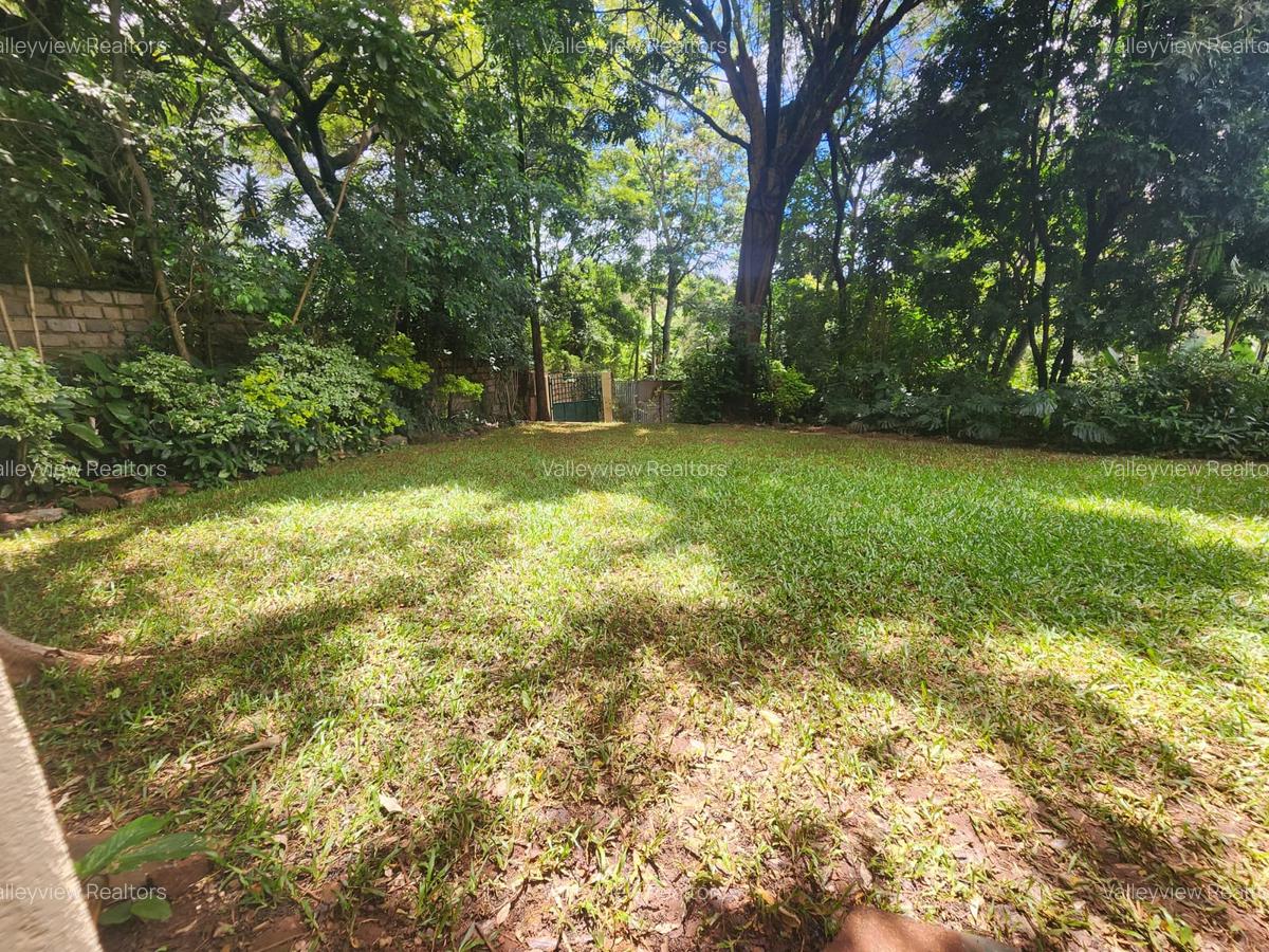 5 Bed Townhouse with En Suite at Lavington - 16
