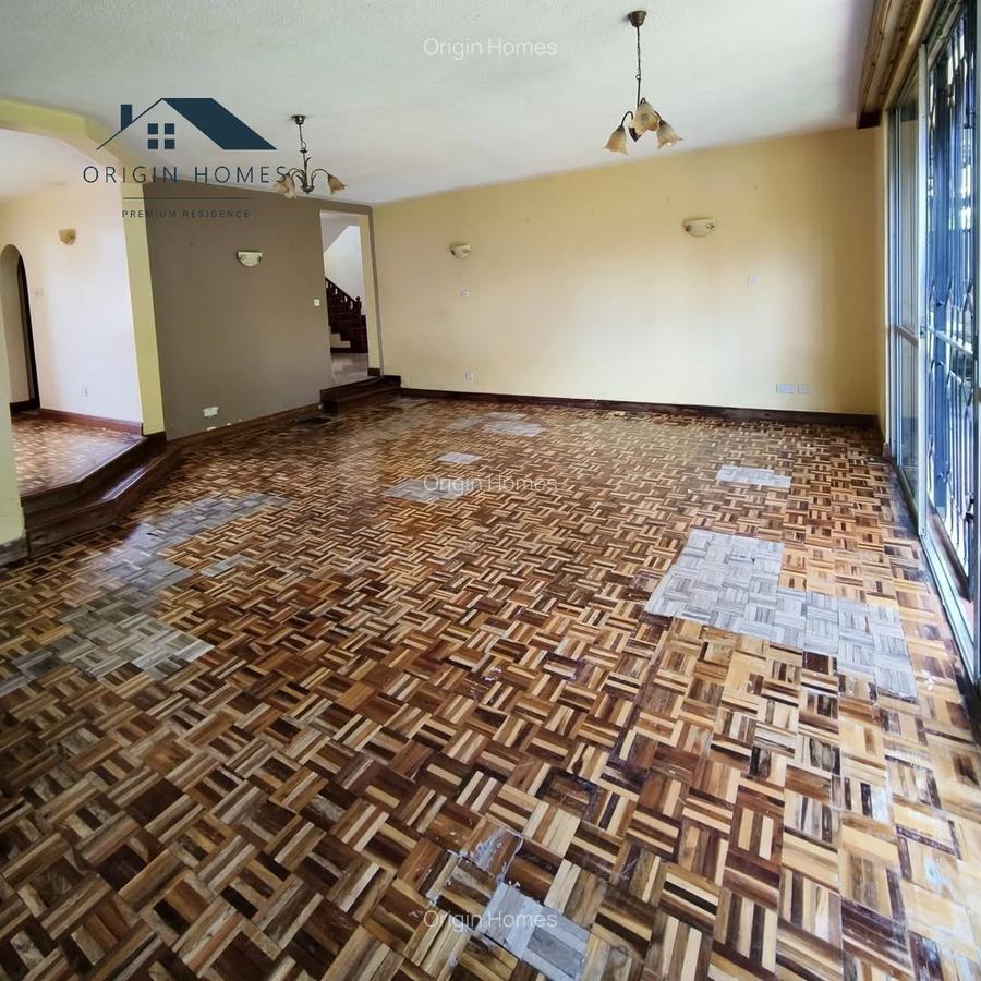 5 Bed Townhouse with En Suite at Lavington - 3