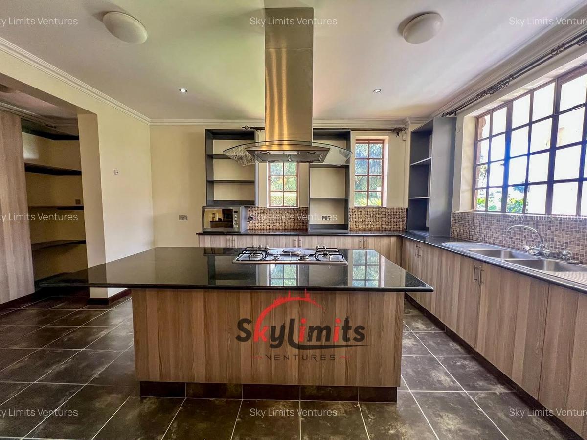 4 Bed Townhouse with En Suite in Rosslyn - 5