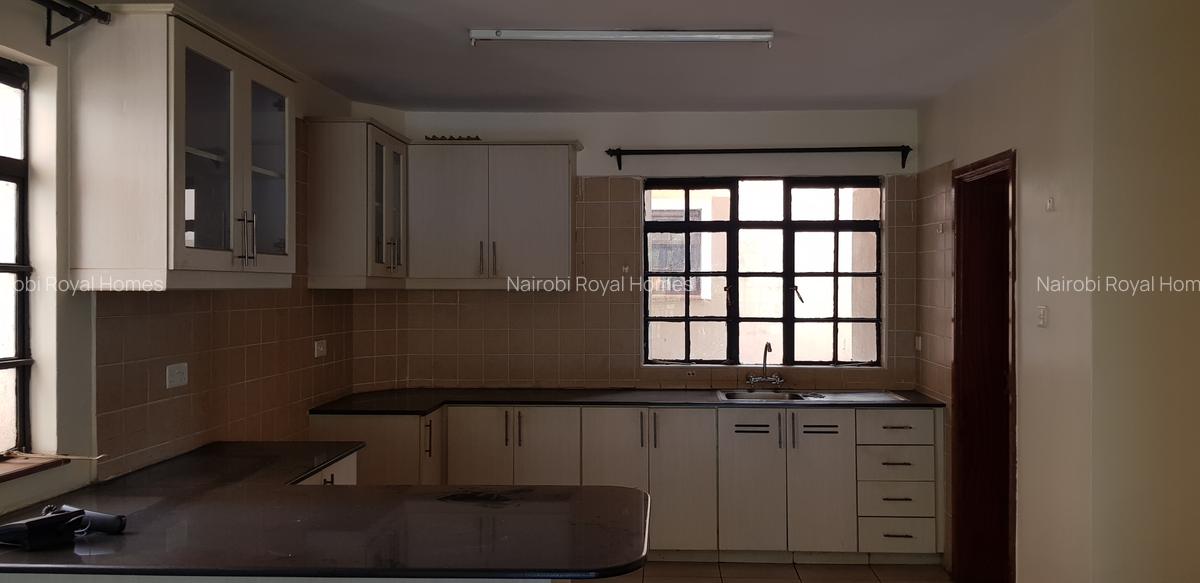 2 Bed Apartment with En Suite at Riveside Drive - 7