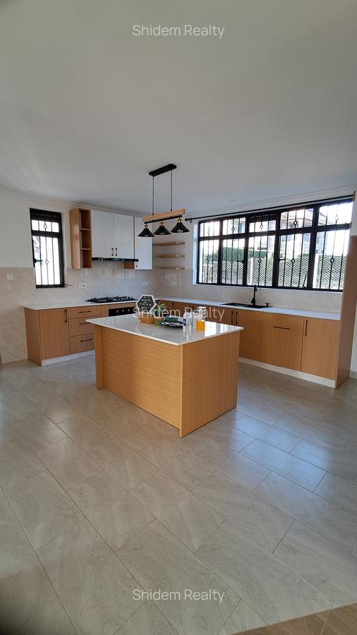 4 Bed House with En Suite at Daykio - 5