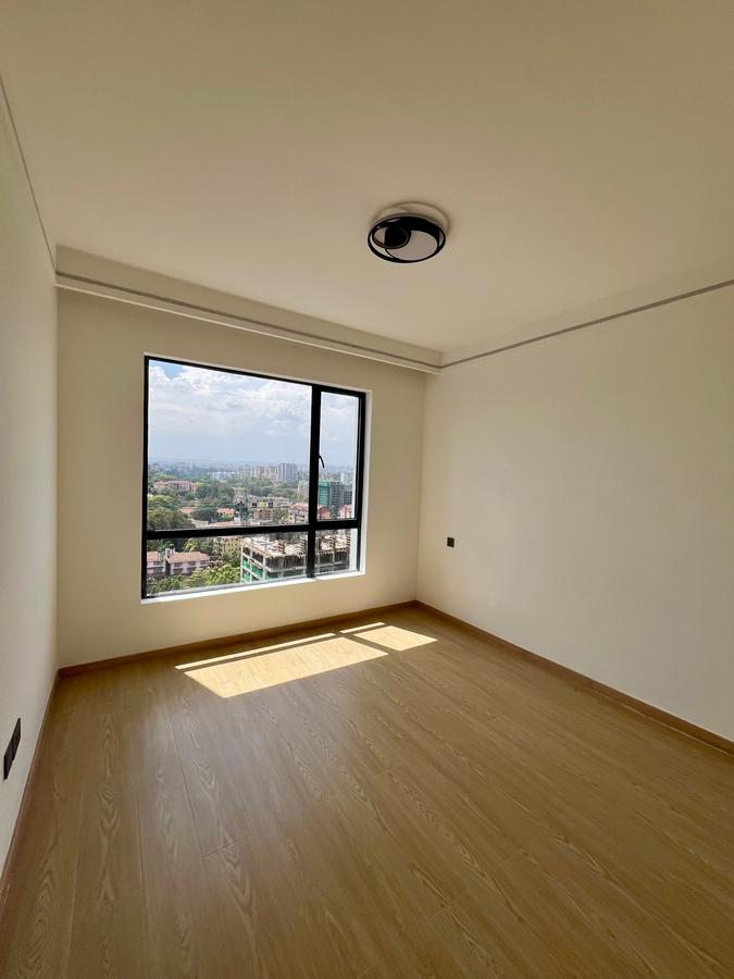 2 Bed Apartment with En Suite in Lavington - 9