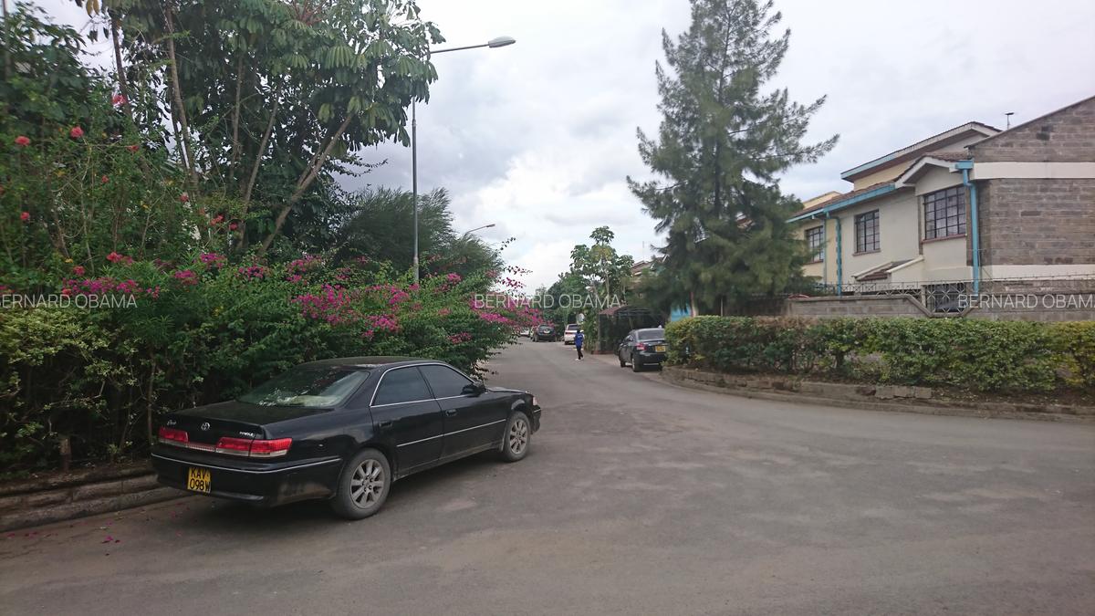 3 Bed House with En Suite in Donholm - 6