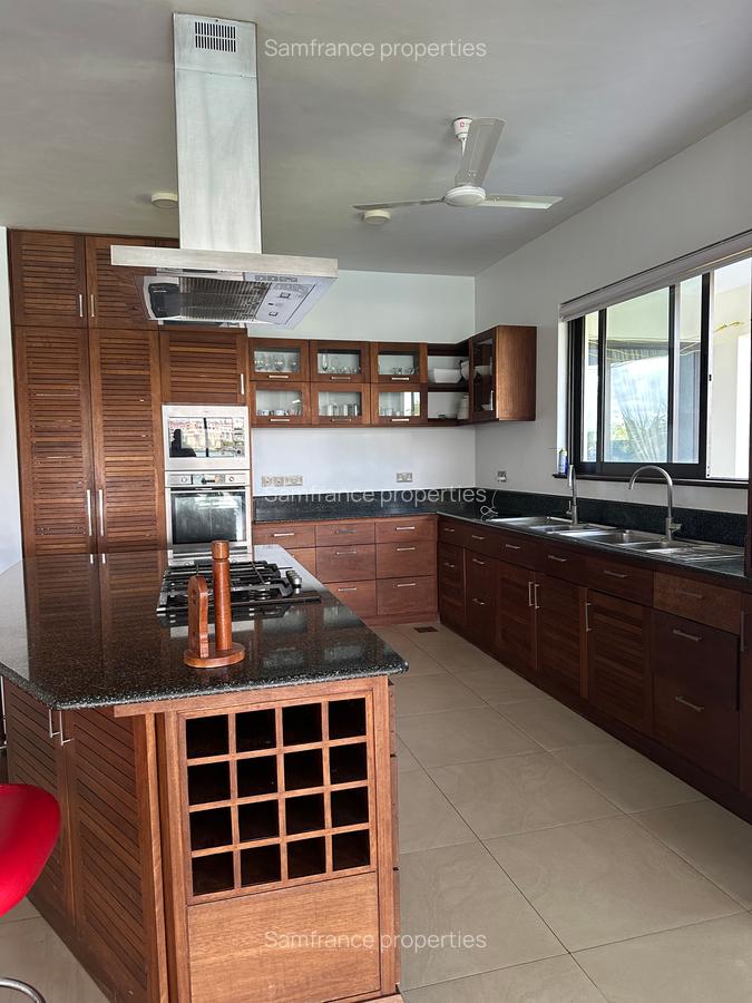Serviced 3 Bed Apartment with En Suite at Cement Road - 6