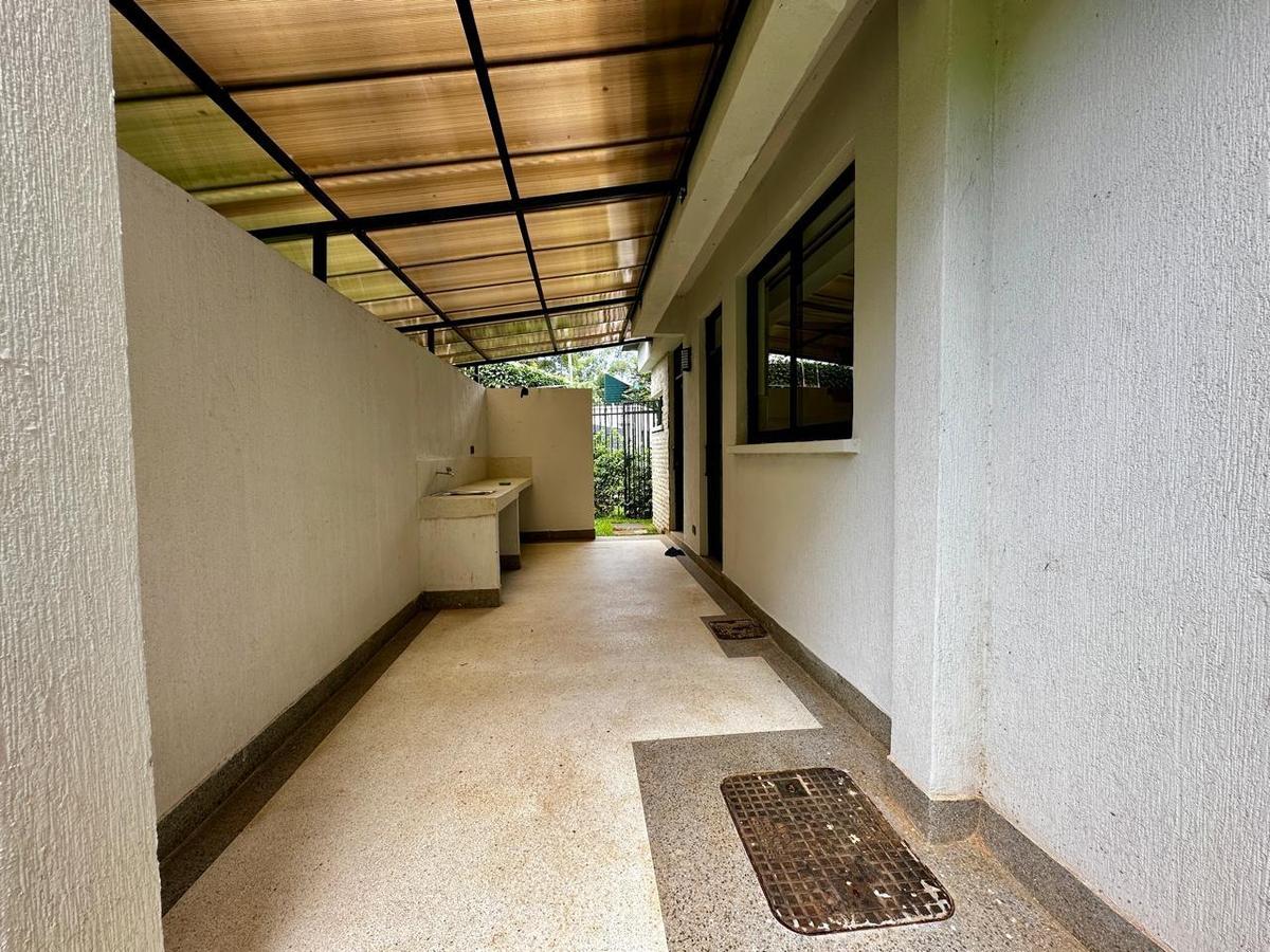 4 Bed Townhouse with En Suite at Lavington - 5