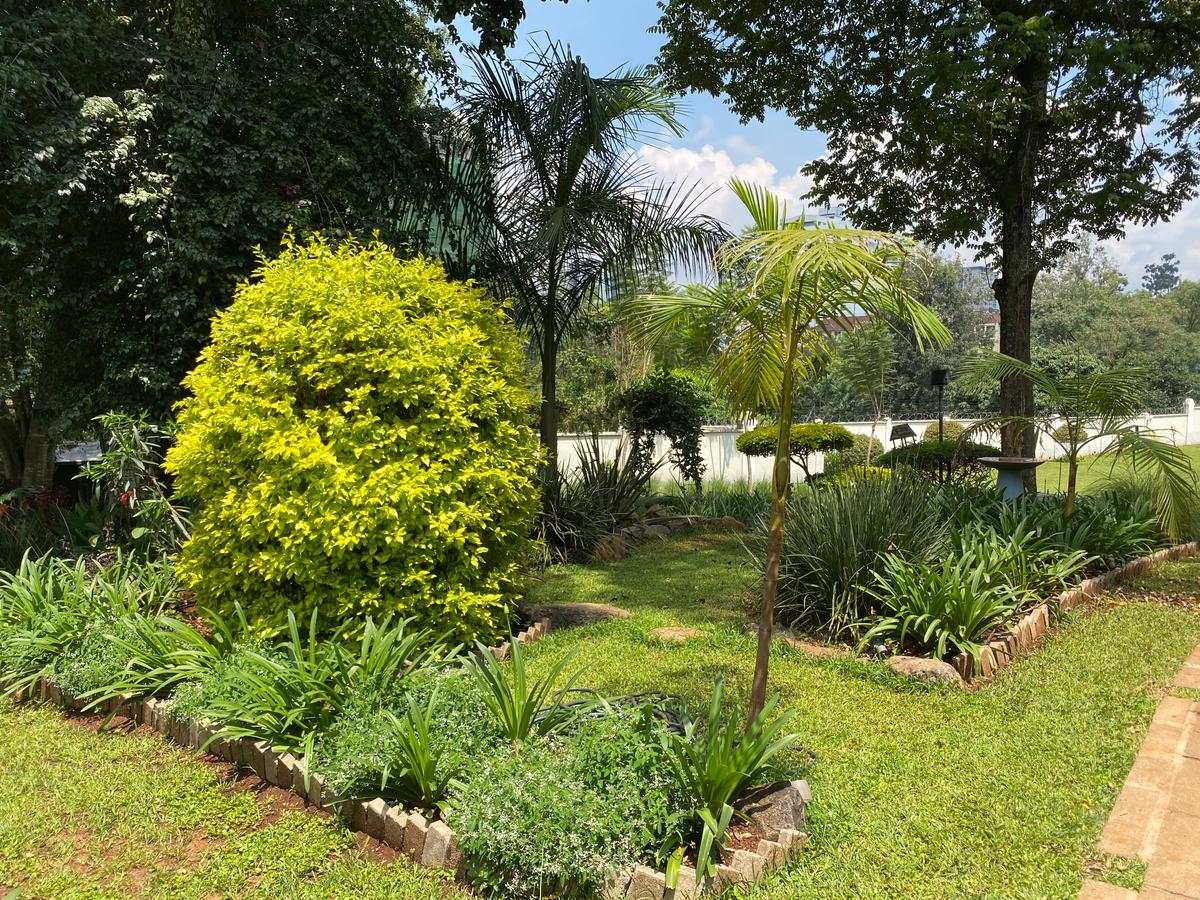 3 Bed Apartment with Swimming Pool in Muthaiga - 9