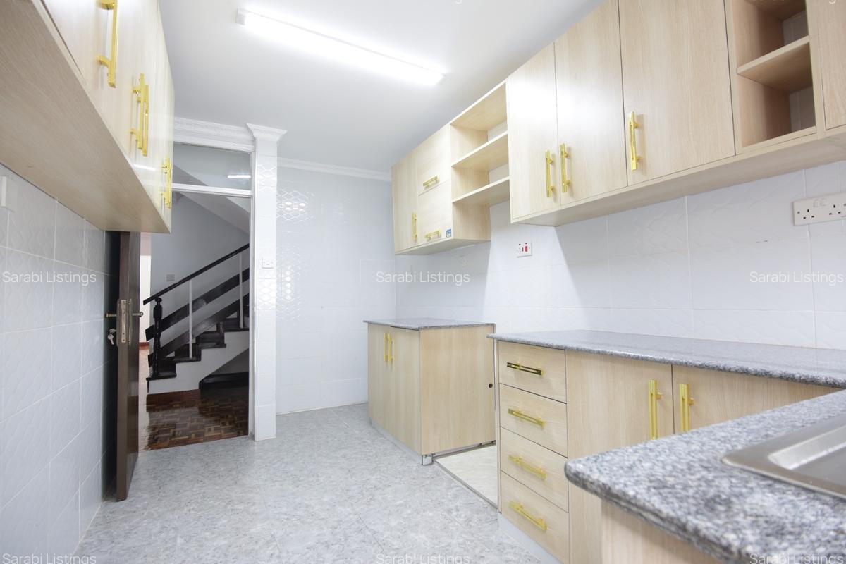 4 Bed Townhouse with En Suite in Lavington - 3