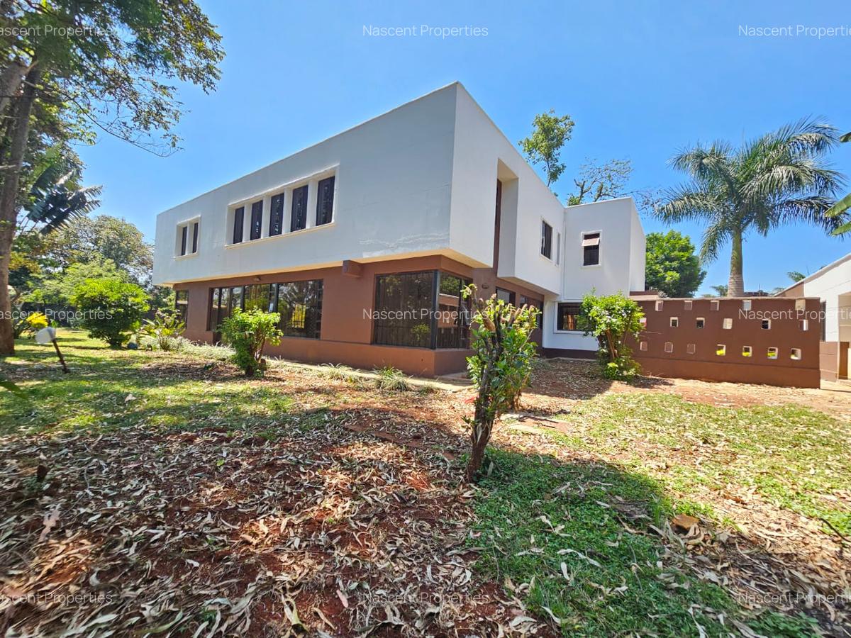 5 Bed House with En Suite in Runda - 13