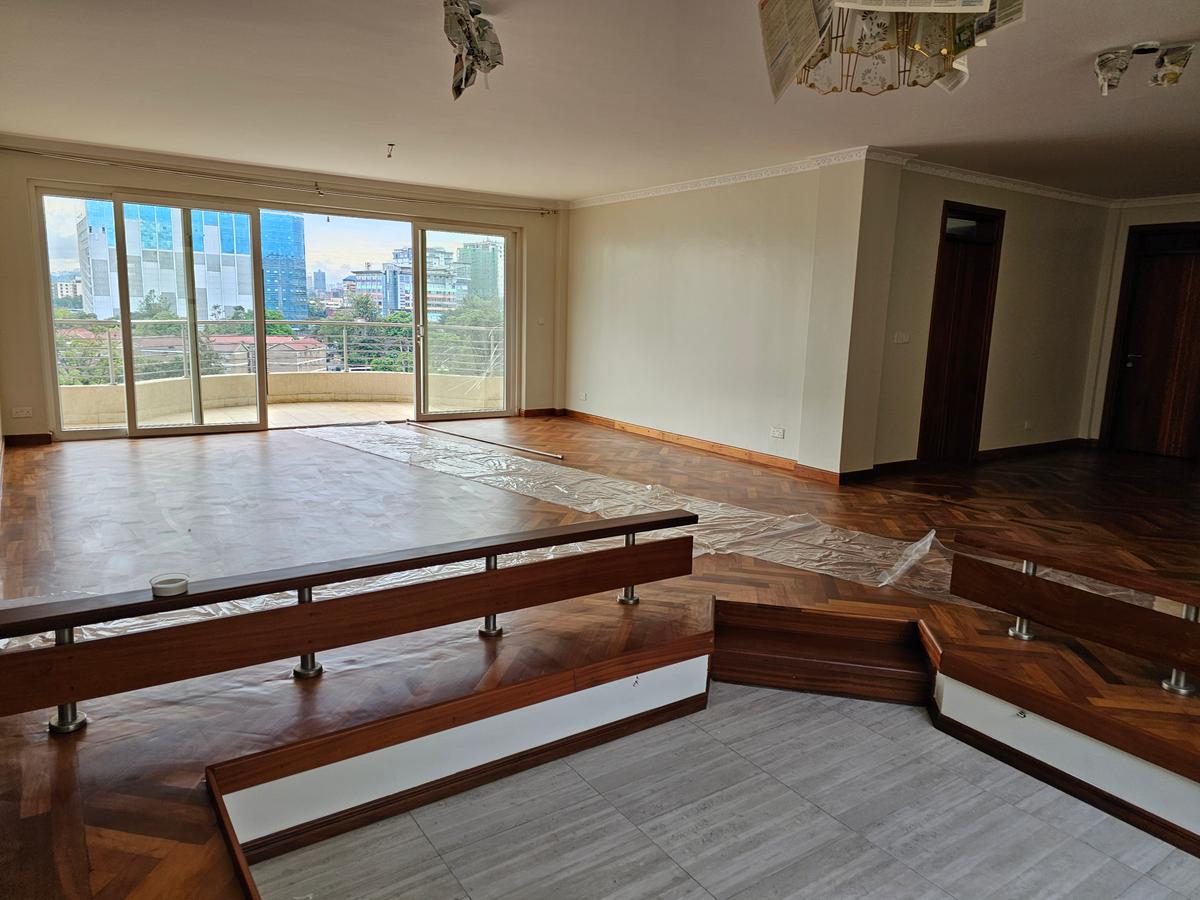 3 Bed Apartment with En Suite at Parklands - 2