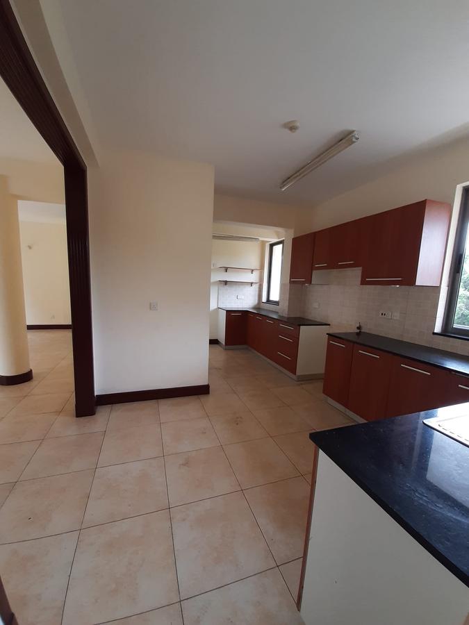 2 Bed Apartment with En Suite in Nyali Area - 19