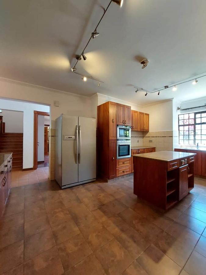 5 Bed Townhouse with En Suite in Westlands Area - 3