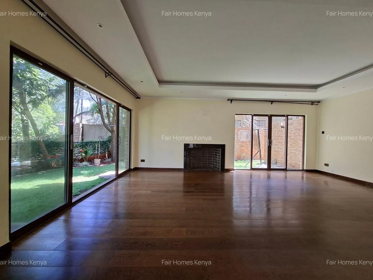 5 Bed Townhouse with En Suite at Lavington Green - 7