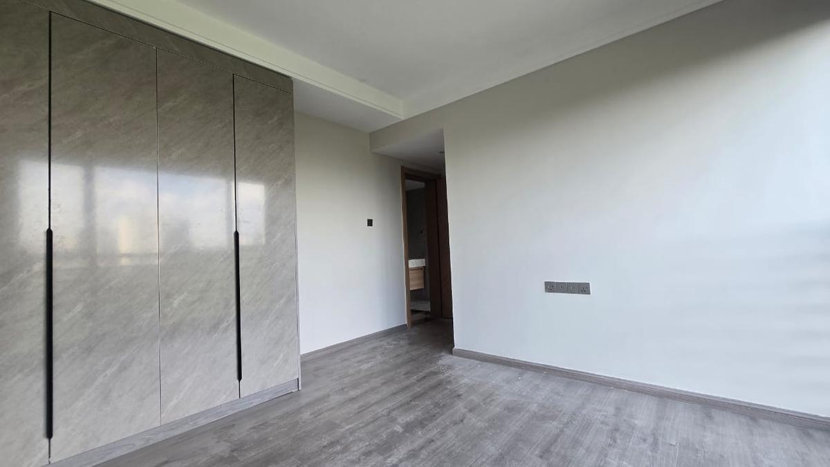 3 Bed Apartment with En Suite in Riverside - 9