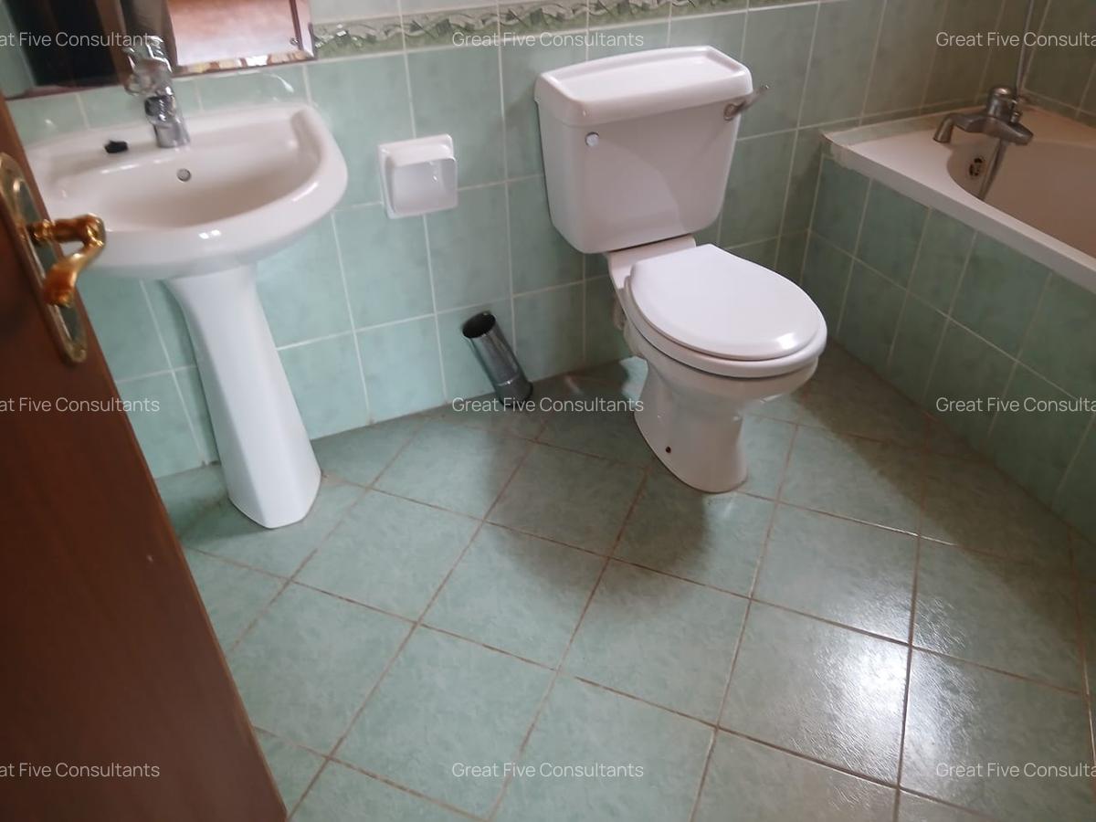 5 Bed Villa with En Suite in Runda - 13