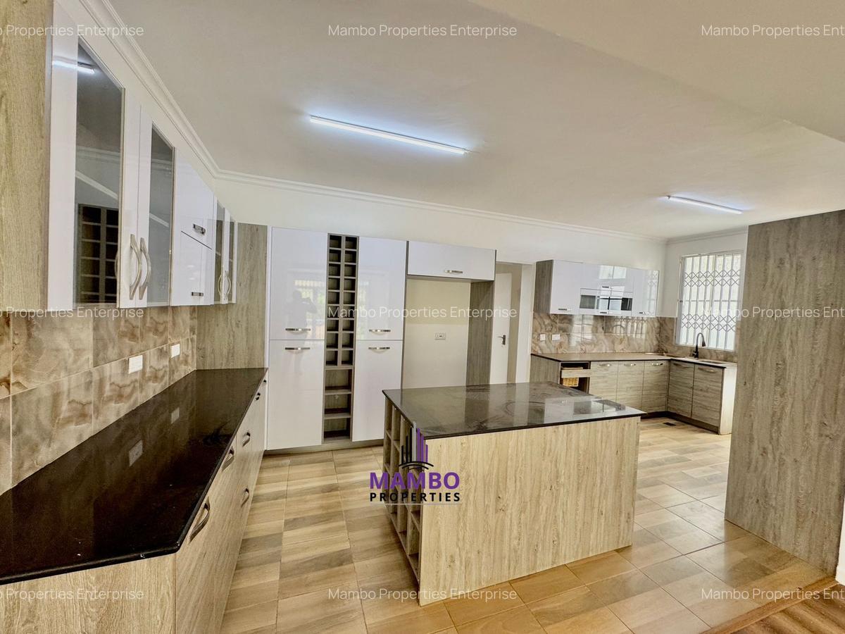 4 Bed Townhouse with En Suite at Westlands - 6