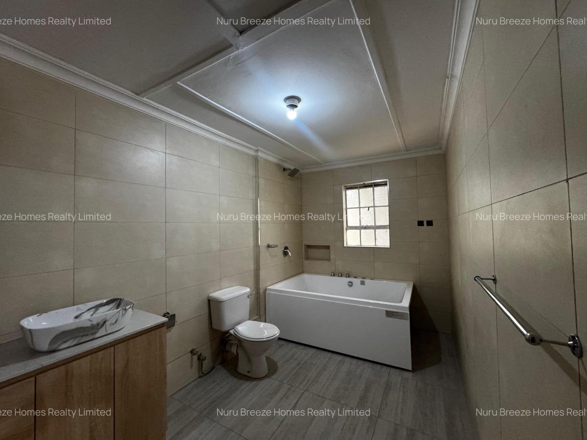 5 Bed Townhouse with En Suite in Rosslyn - 5