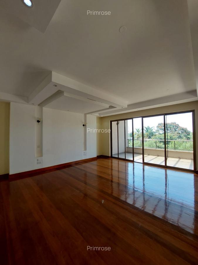 5 Bed Townhouse with En Suite in Lavington - 6