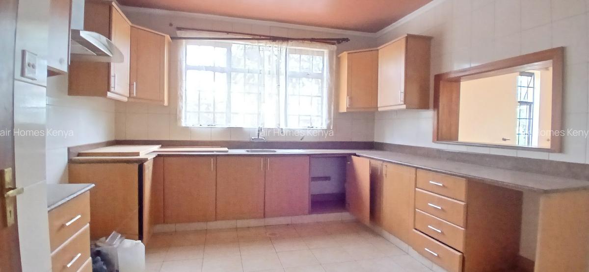 4 Bed Townhouse with En Suite at Lavington Green - 7