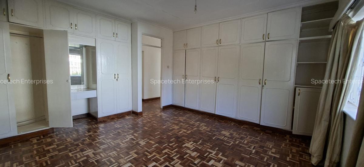 5 Bed Townhouse with En Suite in Spring Valley - 10