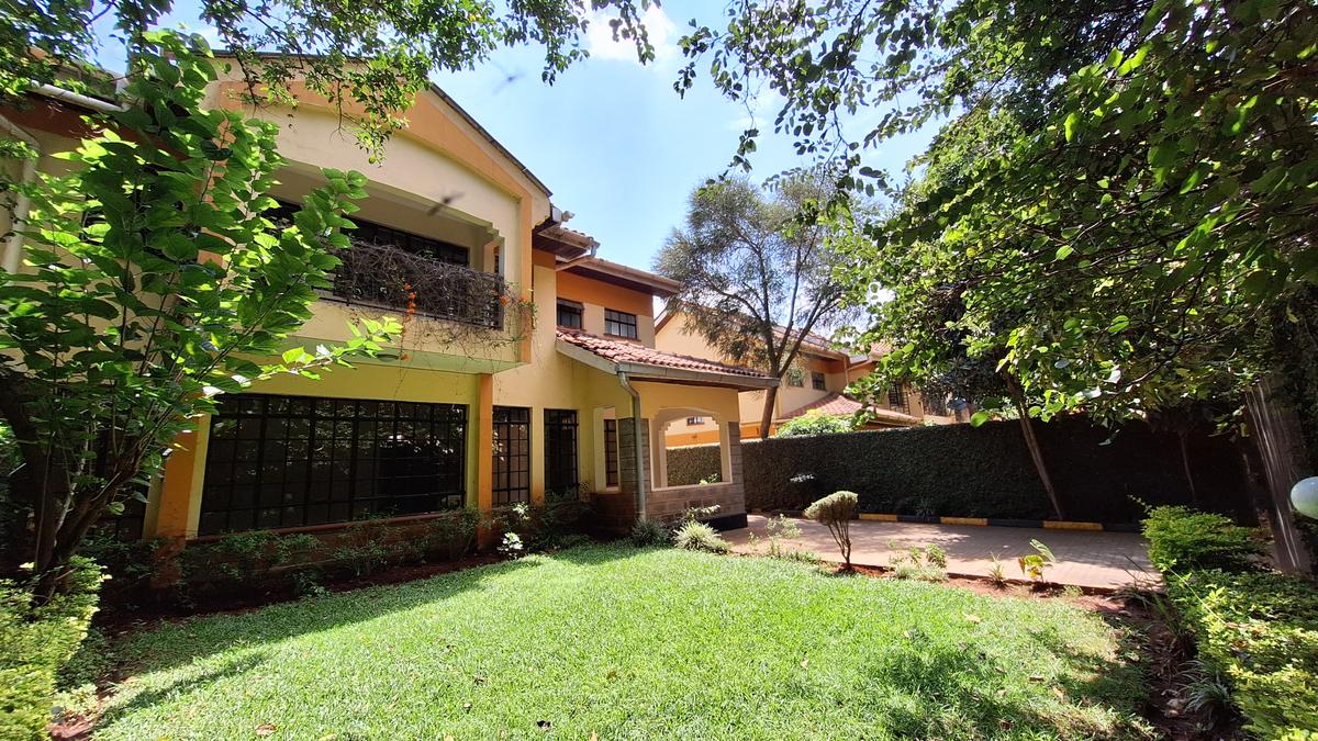 4 Bed Townhouse with En Suite in Lavington - 2