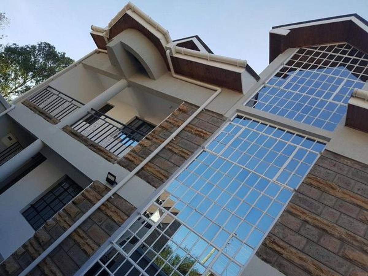 6 Bed House with En Suite in Langata - 1