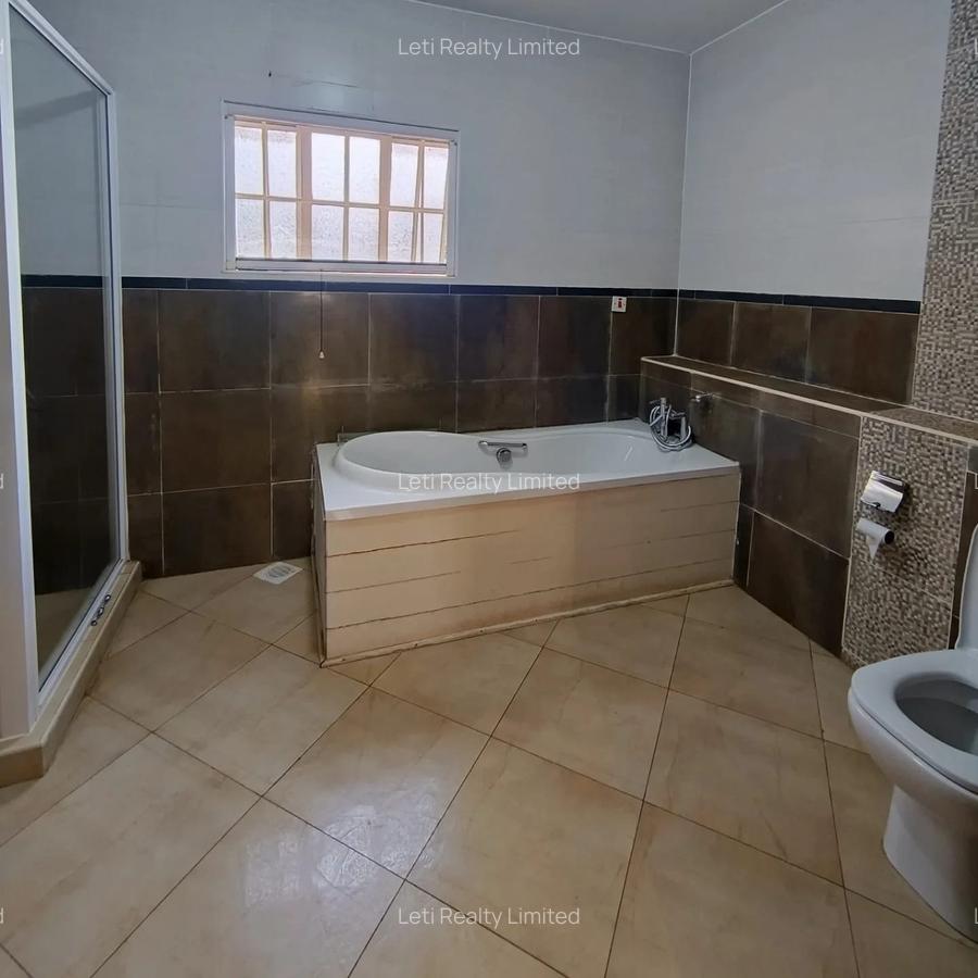 5 Bed Townhouse with En Suite in Kileleshwa - 9
