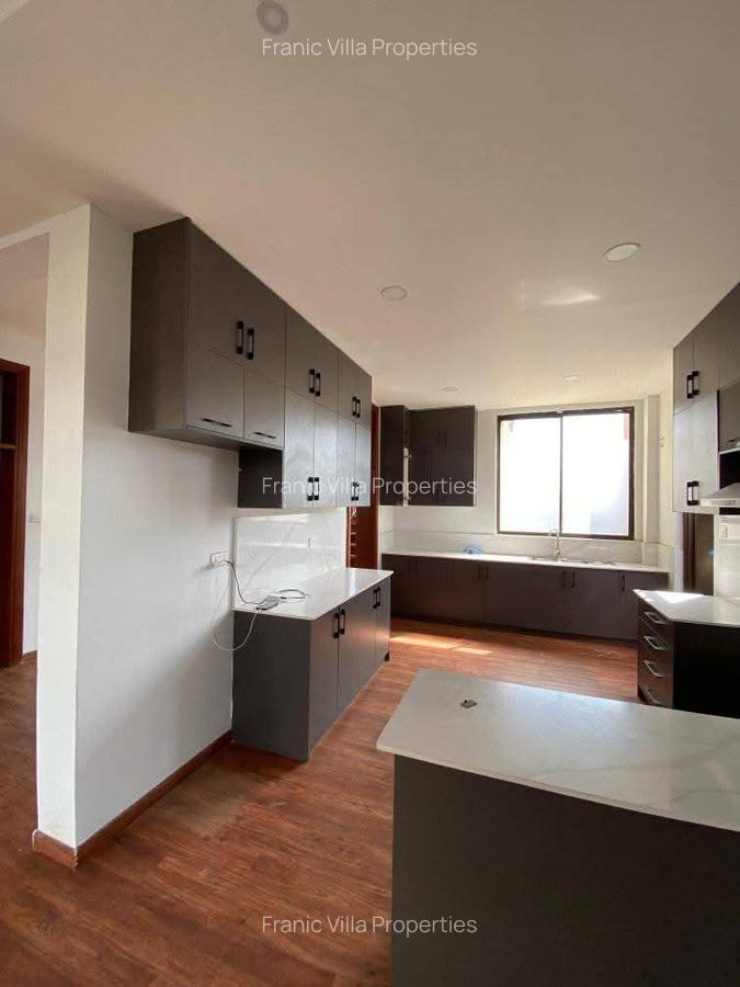 4 Bed House with En Suite at Membley - 6
