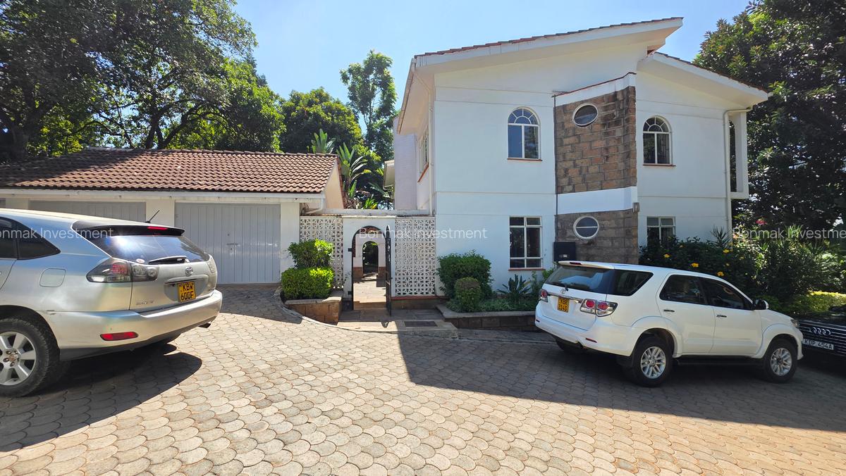 4 Bed House with En Suite at Nyari Central - 5