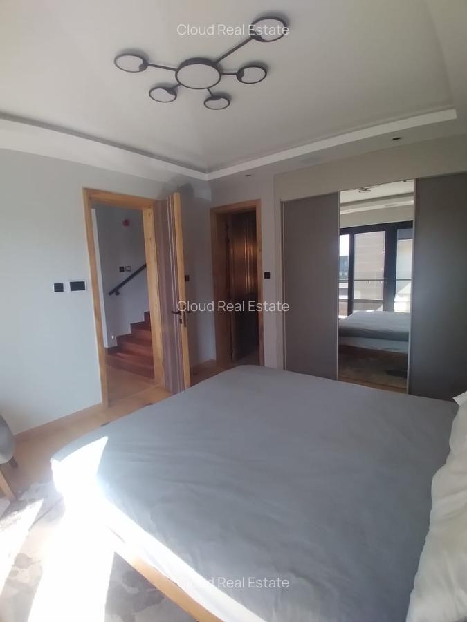 4 Bed Townhouse with En Suite in Lavington - 9