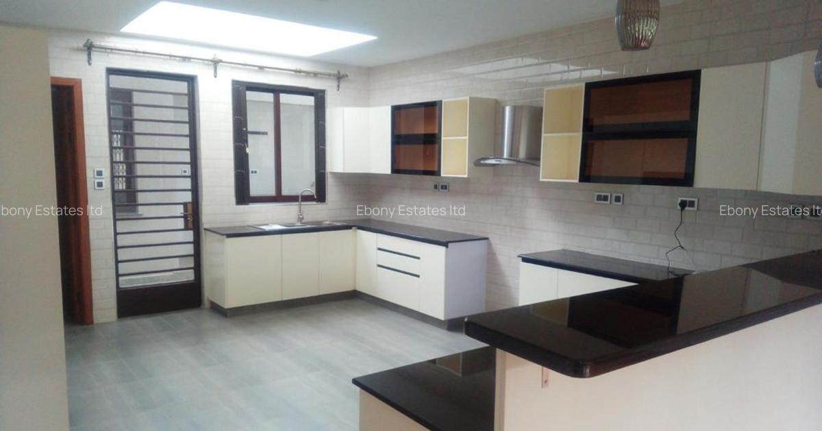 5 Bed Townhouse with En Suite in Lavington - 8