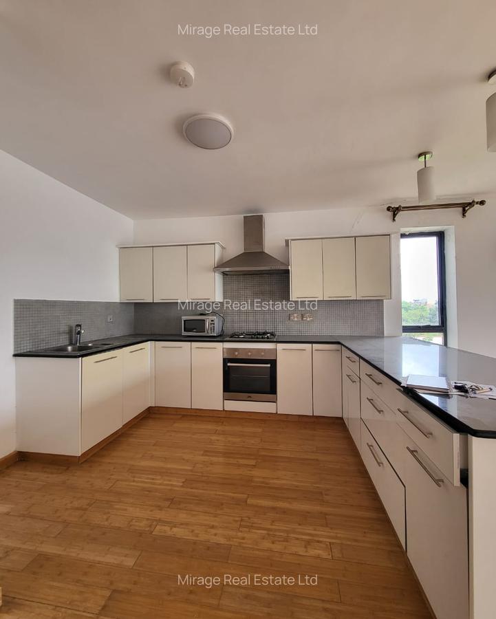 2 Bed Apartment with En Suite in Garden Estate - 9