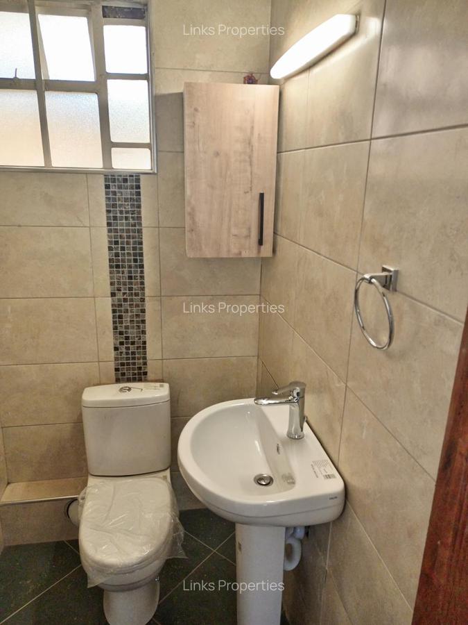 2 Bed House with En Suite at Windyridge - 6