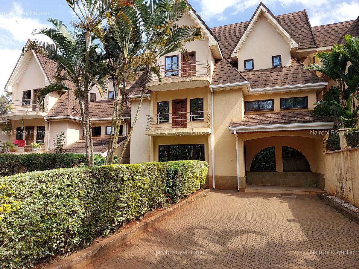 5 Bed Townhouse with En Suite at Lavington - 1