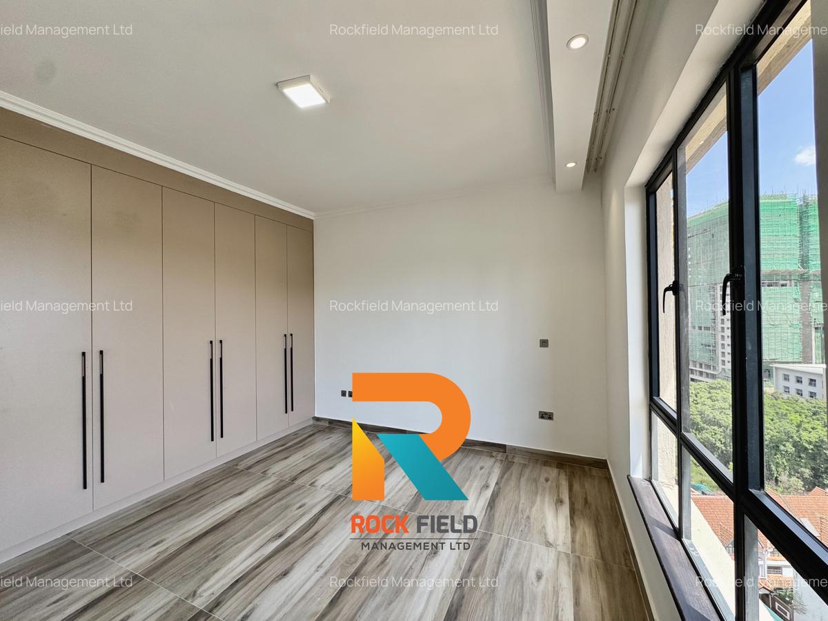 2 Bed Apartment with En Suite in Brookside - 15