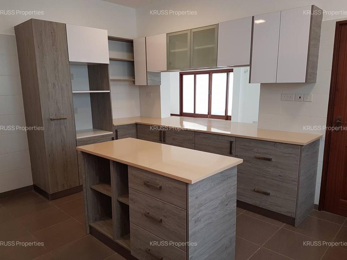 4 Bed Villa with En Suite at Hr2353 - 12