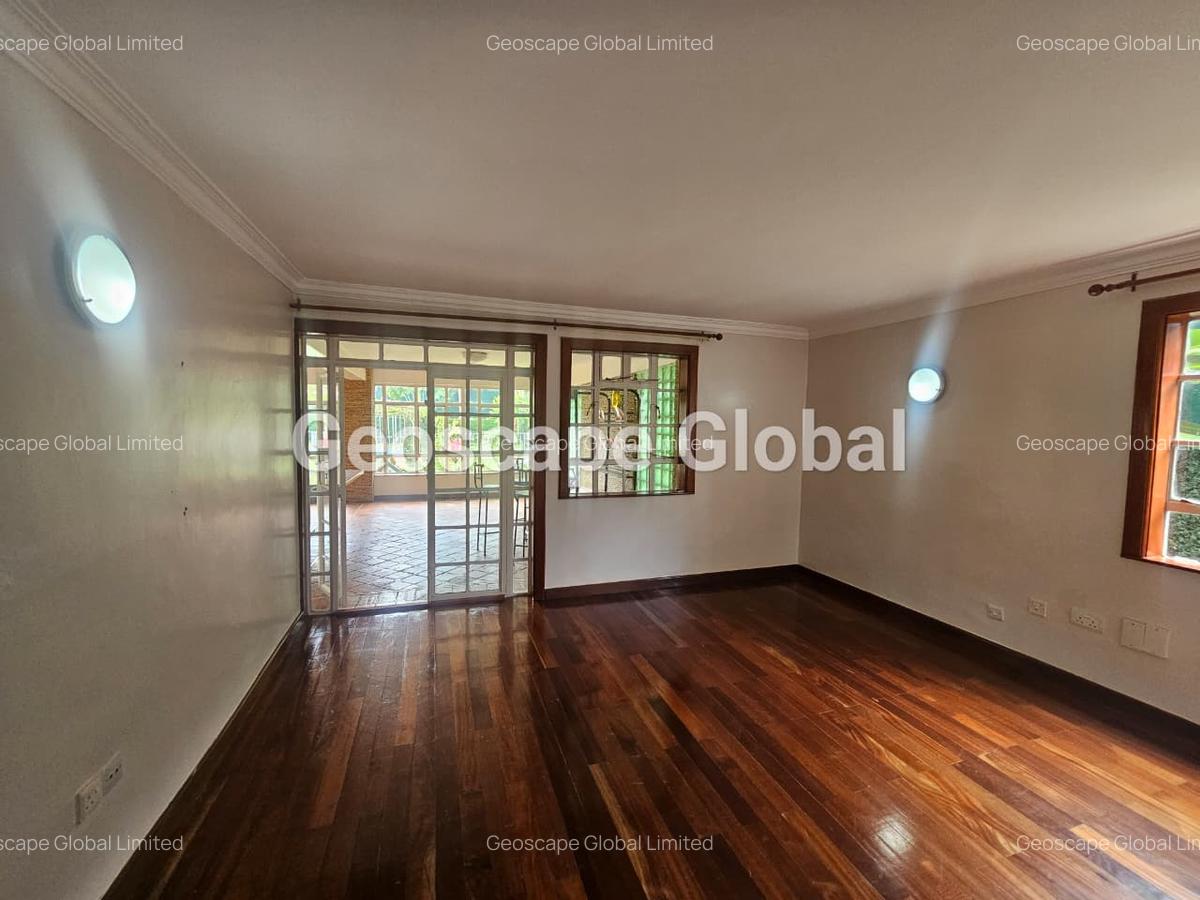 5 Bed House with En Suite in Runda - 4
