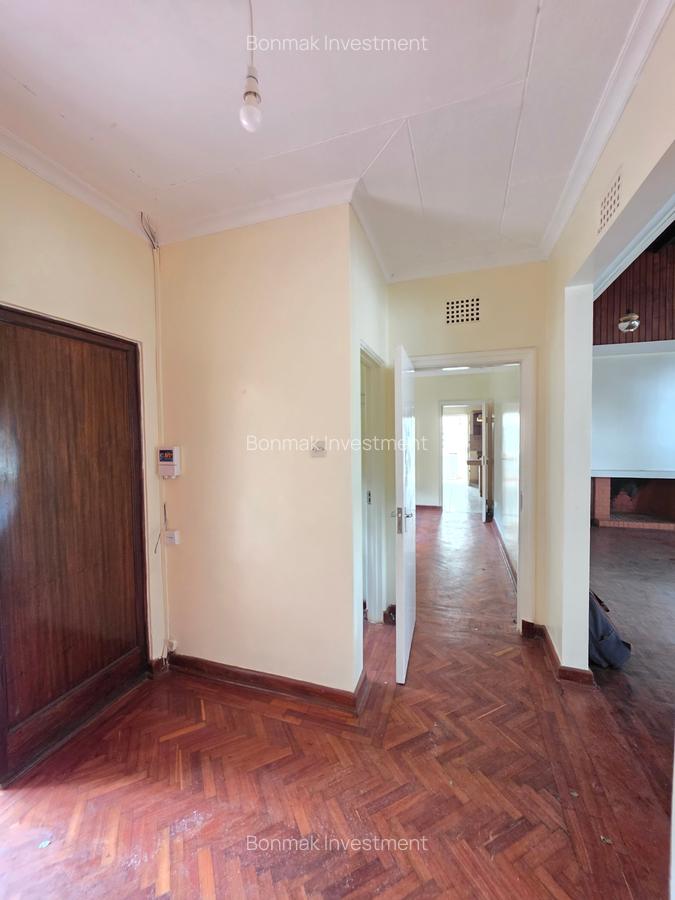 4 Bed House with En Suite at Lavington Green - 12