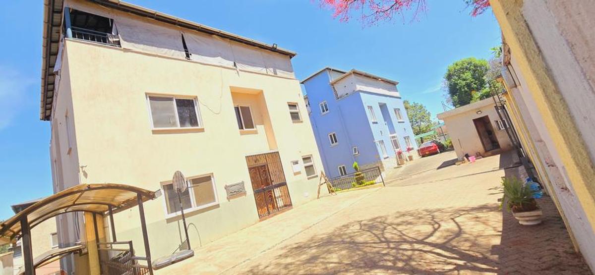 5 Bed Townhouse with En Suite at Lavington Green - 14