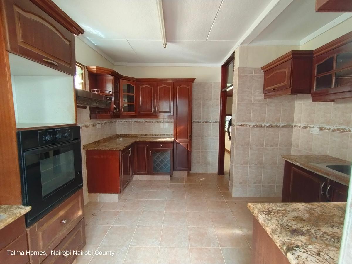 4 Bed House with En Suite at Loresho - 7