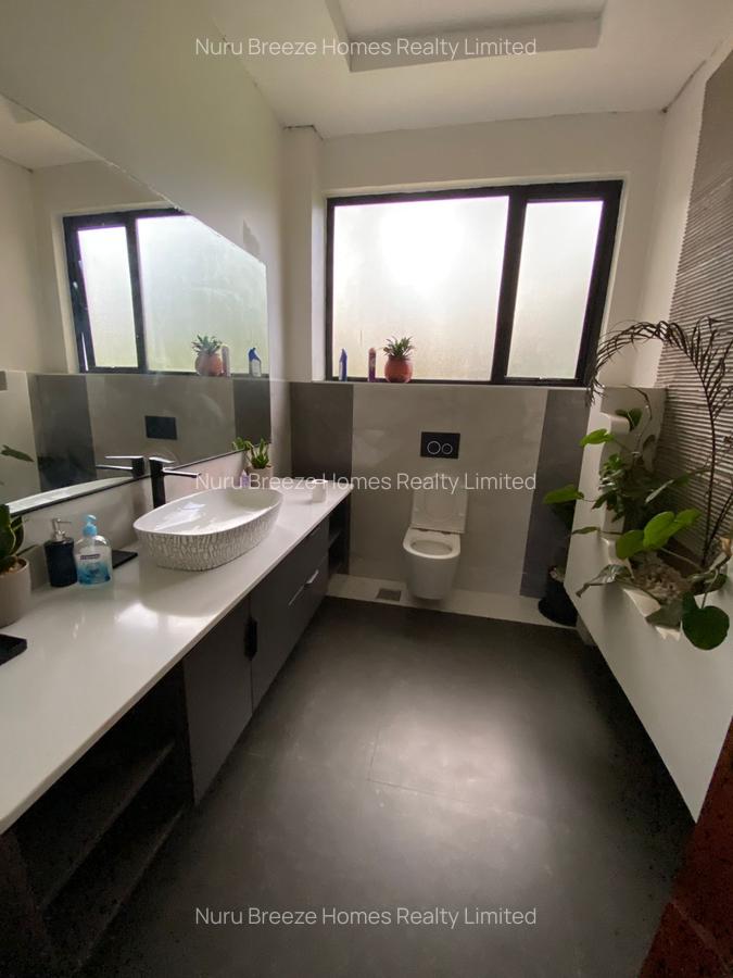 5 Bed House with En Suite in Runda - 6