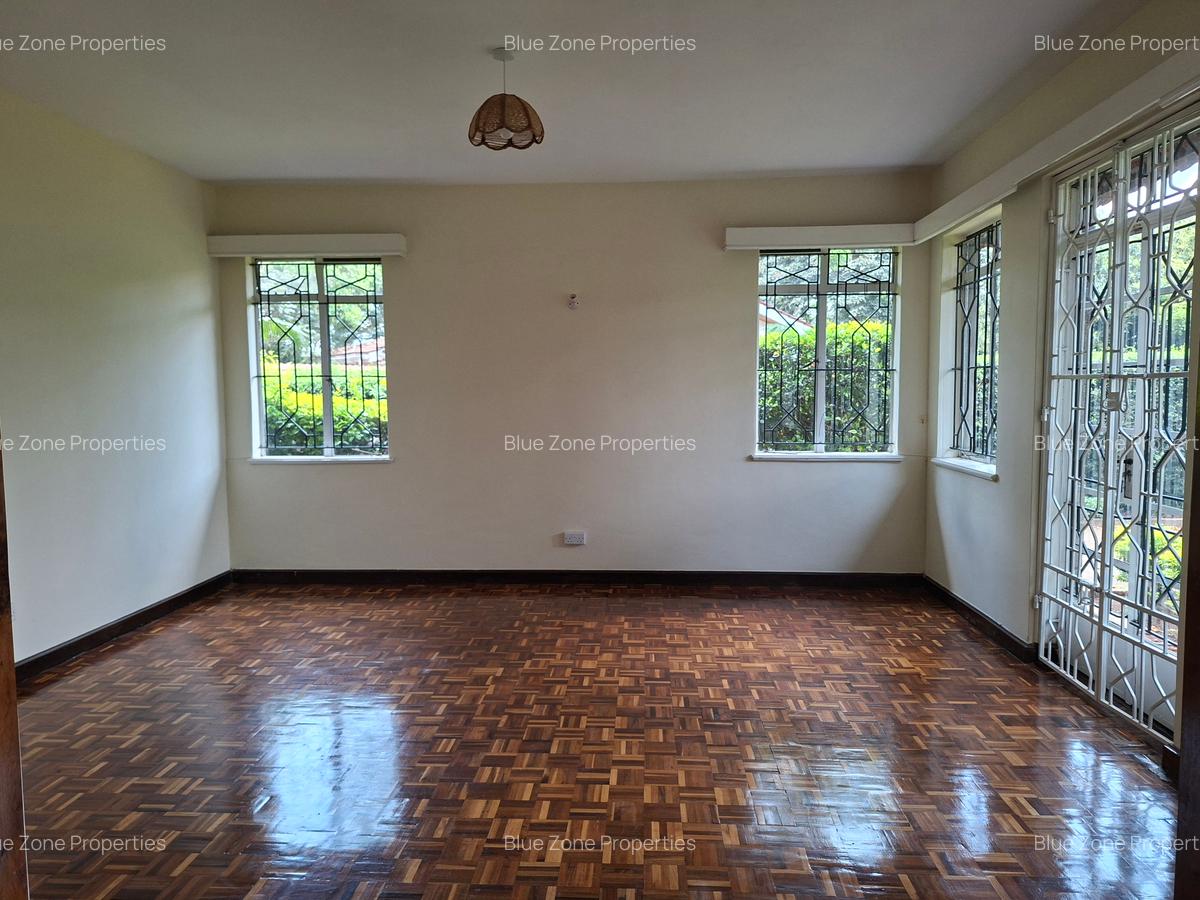 5 Bed House with En Suite at Off Un Avenue - 6