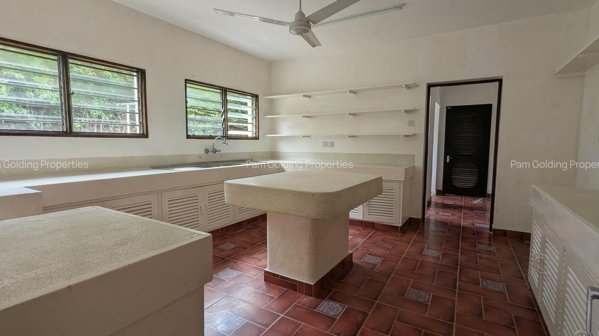 3 Bed House with En Suite at Greenwood - 9