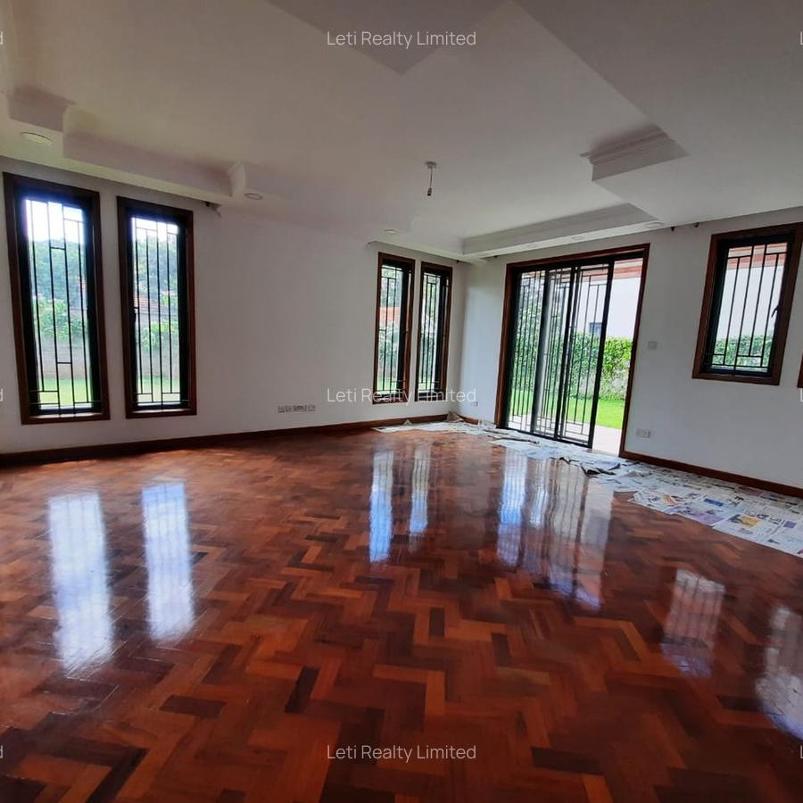 5 Bed Townhouse with En Suite in Lavington - 3