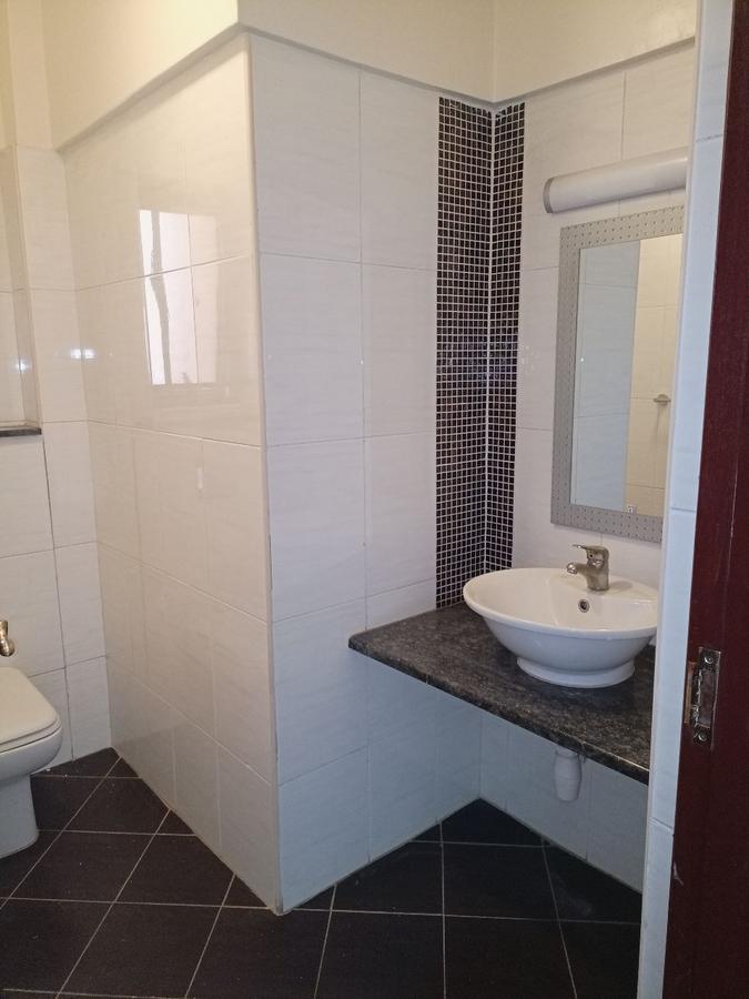 3 Bed Apartment with En Suite in Westlands Area - 14