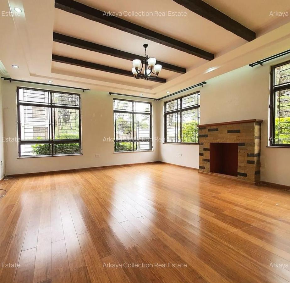 5 Bed House with En Suite in Lavington - 3