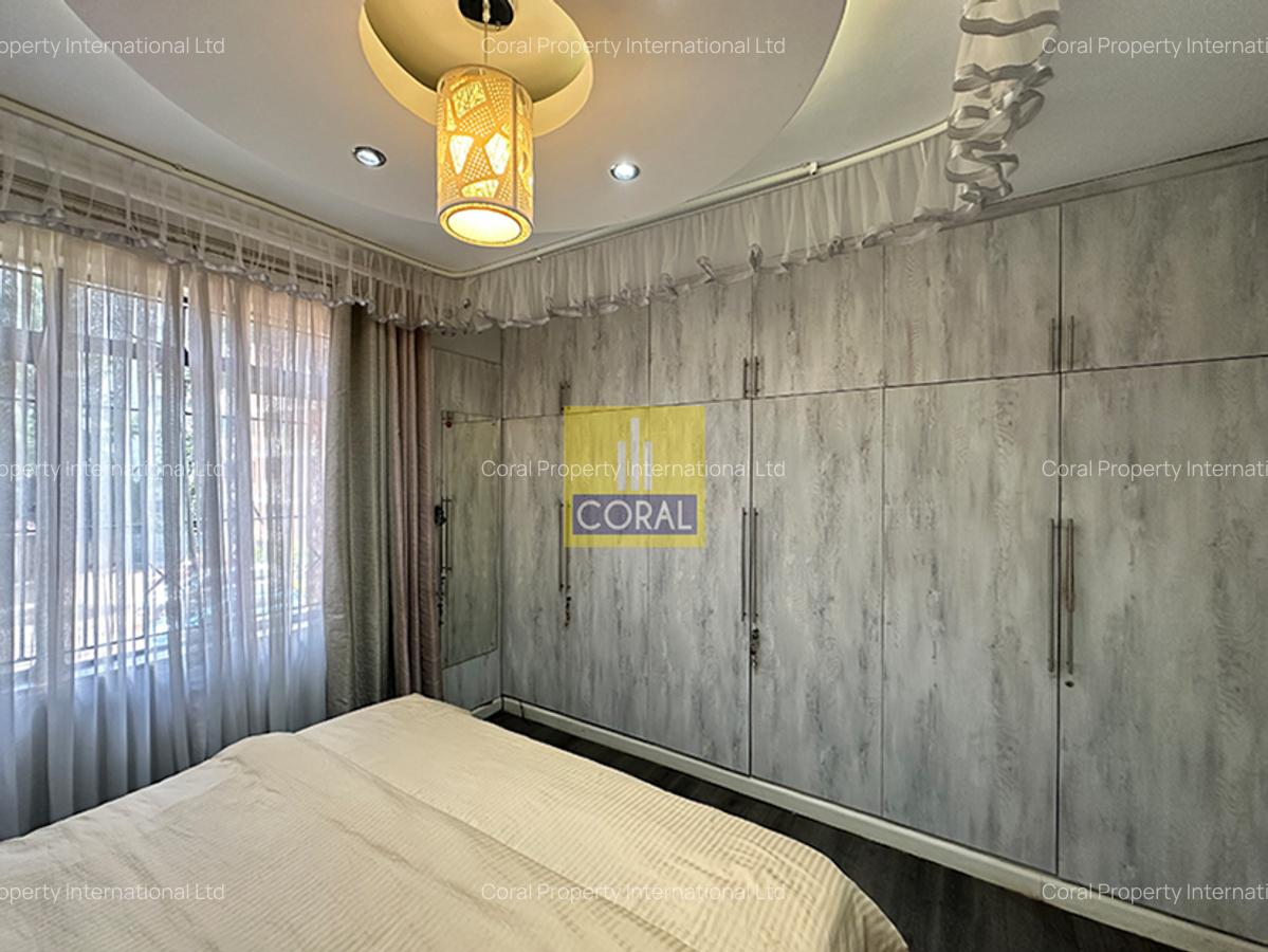 4 Bed Apartment in Riverside - 5