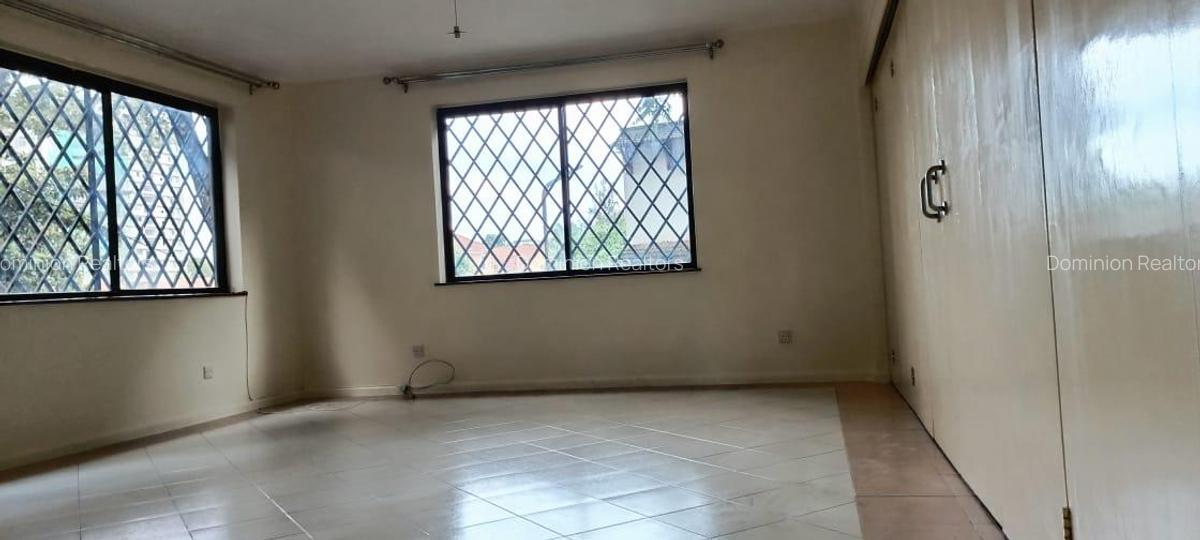 3 Bed Apartment with En Suite in Westlands Area - 6
